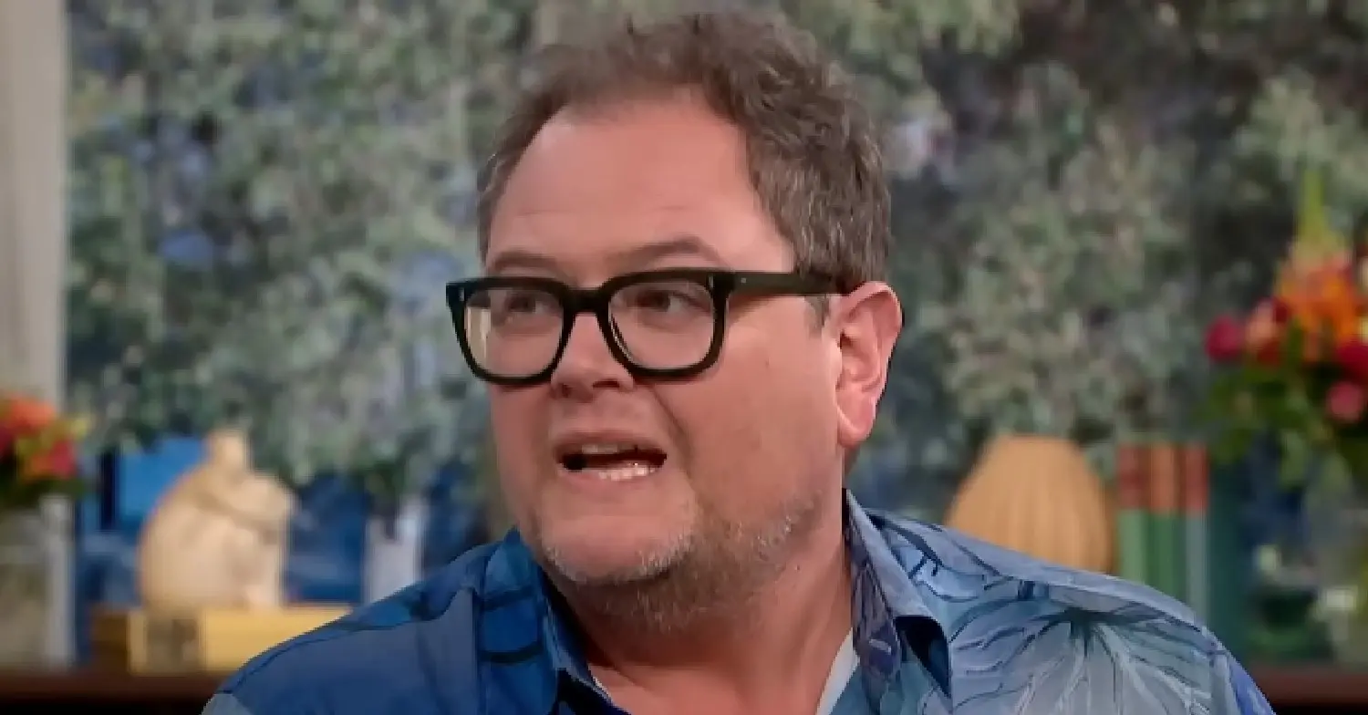 The Rise of Alan Carr: From Small Town to Comedy Star