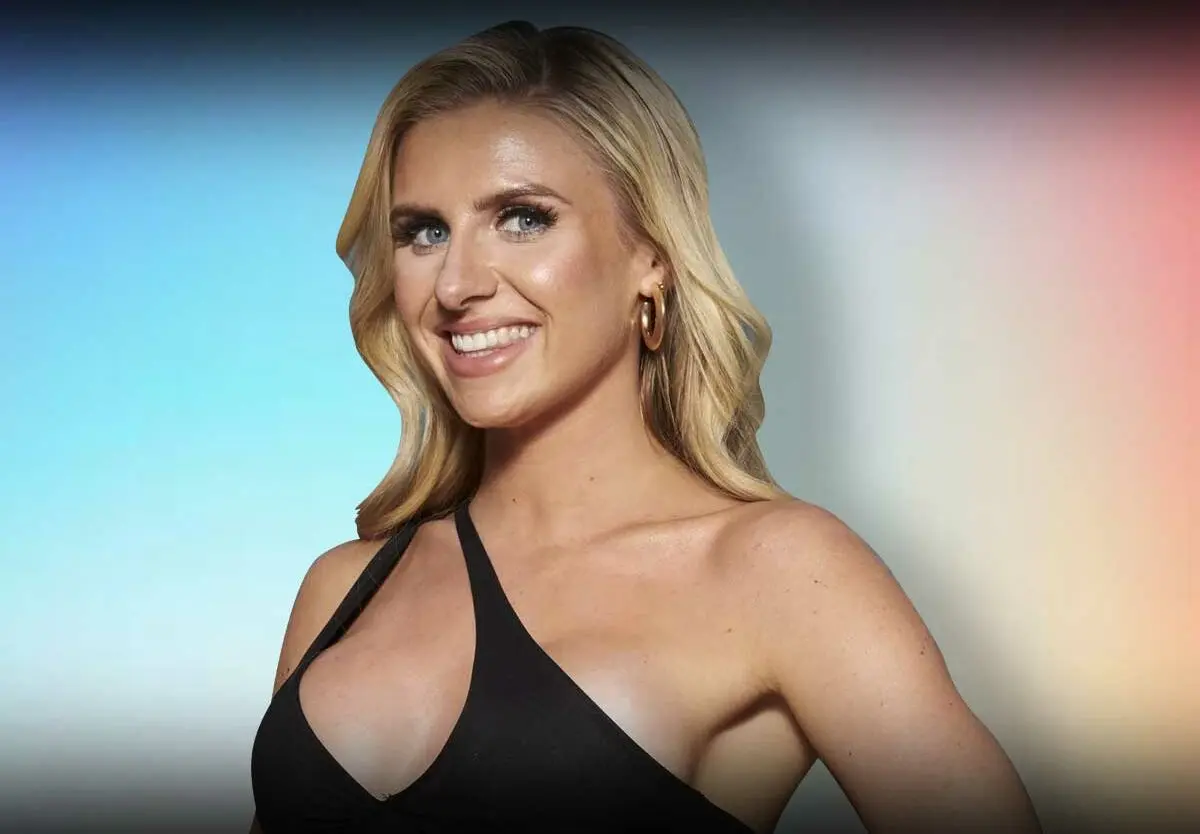 The Journey of Chloe Burrows in Reality Television
