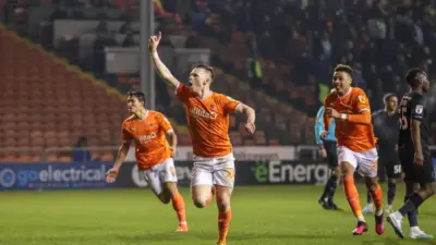 Huddersfield vs Blackpool: A Clash of Championship Rivals