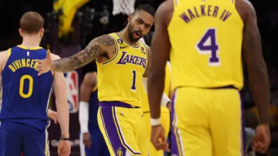 Lakers vs Mavericks: A Clash of NBA Titans