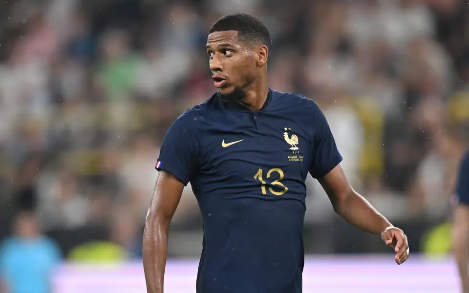 The Rise of Lloyd Kelly in Professional Football