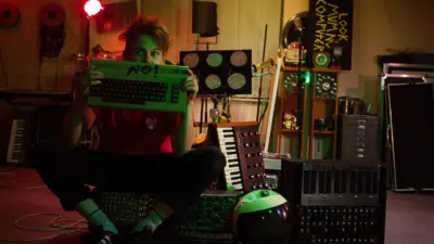 Exploring Look Mum No Computer: The Fusion of Music and Innovation
