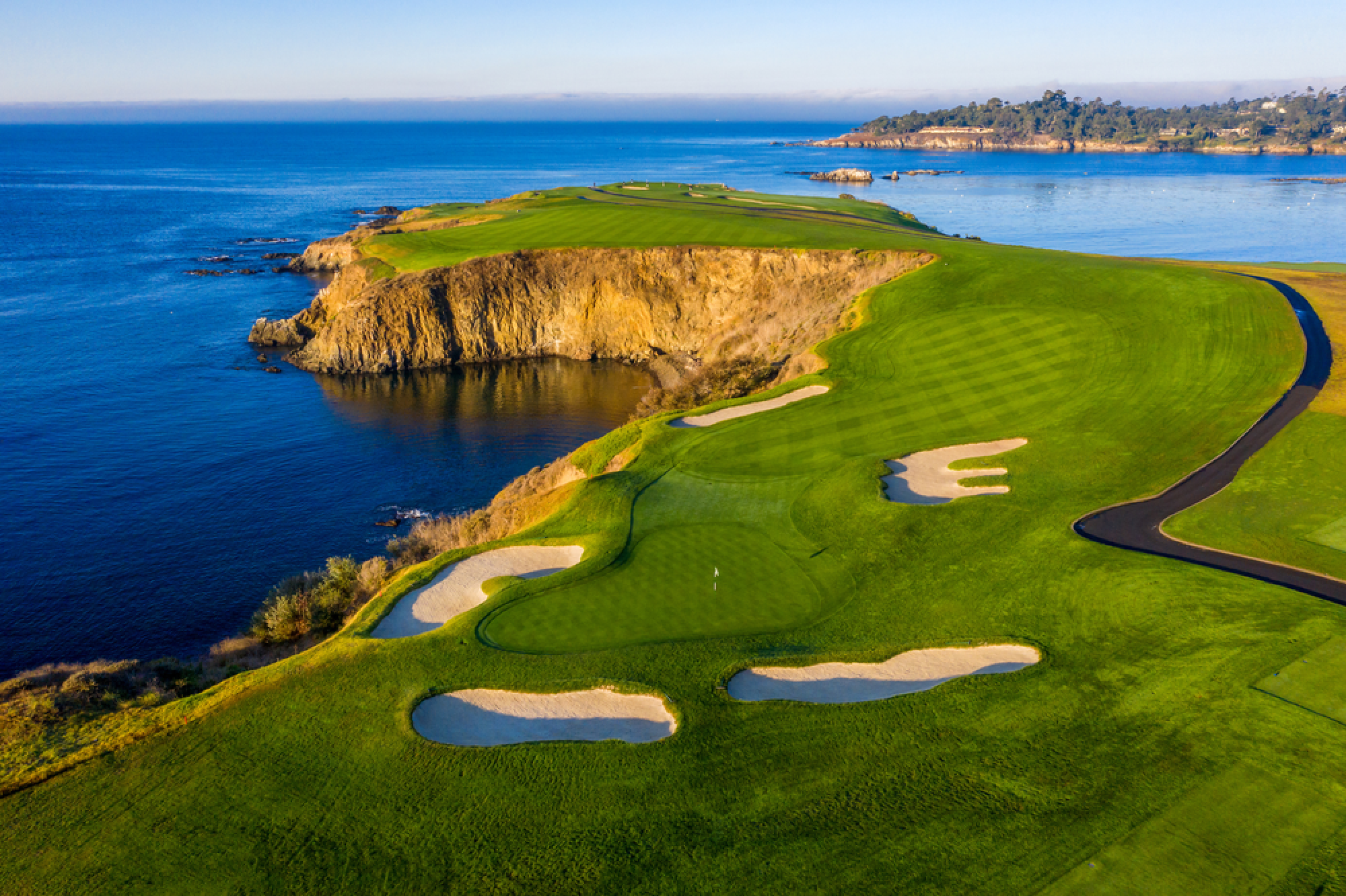 Discover Pebble Beach: A Golfer’s Paradise