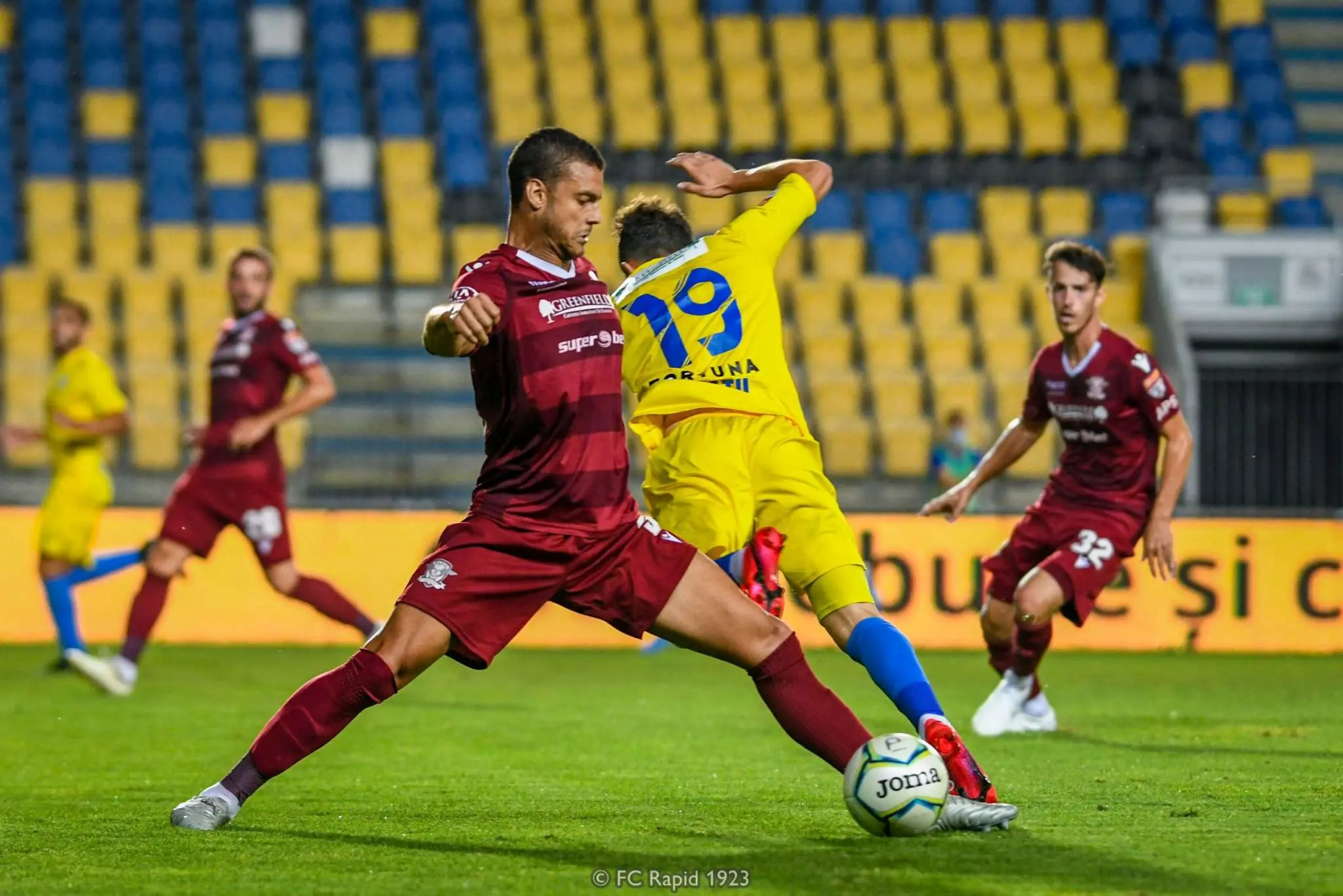 The Epic Showdown: Rapid Bucureşti vs Petrolul