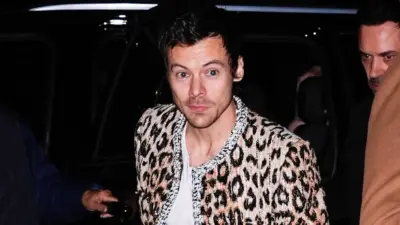 harry styles kiss — GB news