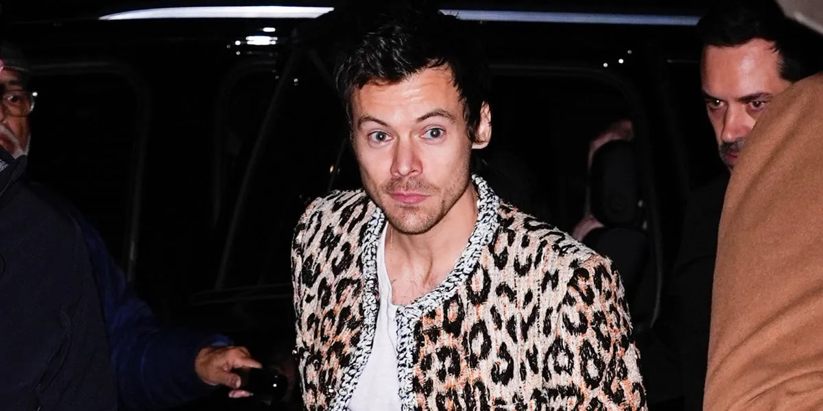 harry styles kiss — GB news