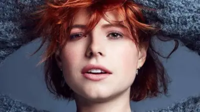 jessie buckley — GB news