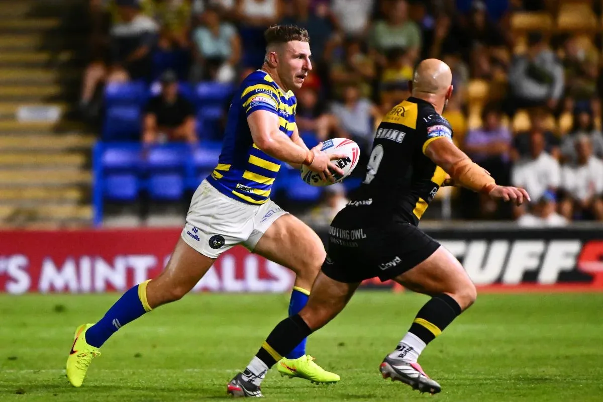Super League: Warrington Wolves 30-10 York Knights: Teenager Irwin shines for Wire